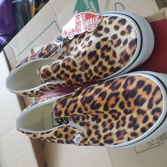 Vans slip on animal print shoe - Picture 2 of 7